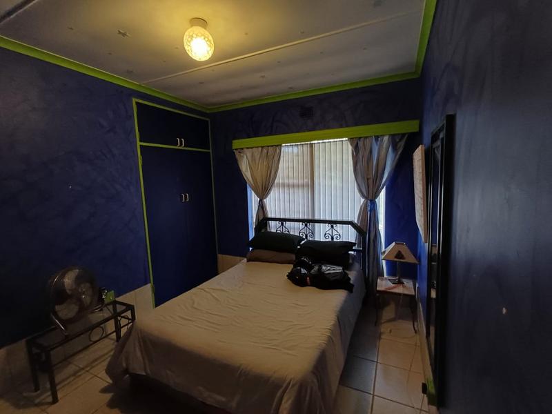 6 Bedroom Property for Sale in Vredenburg Western Cape